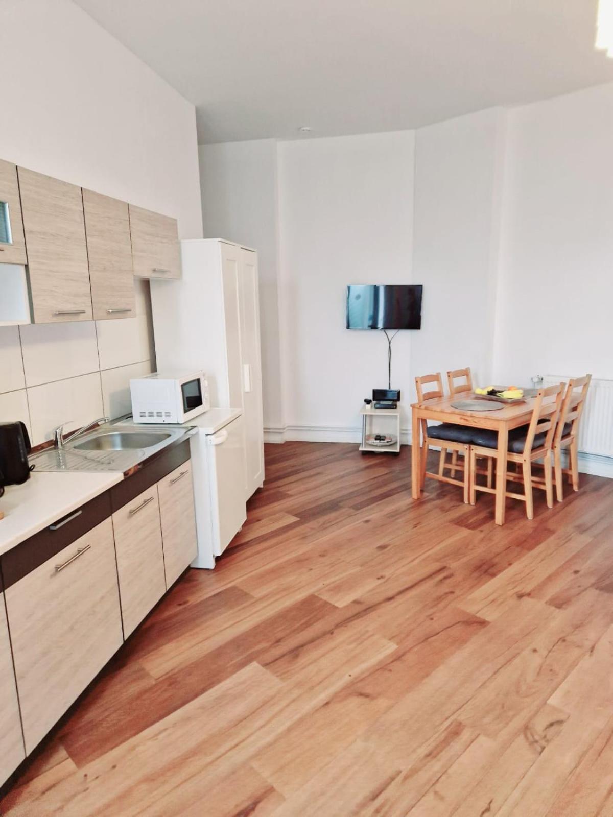 City Studio Apartment For 4, Near Sonnenallee Берлин Экстерьер фото